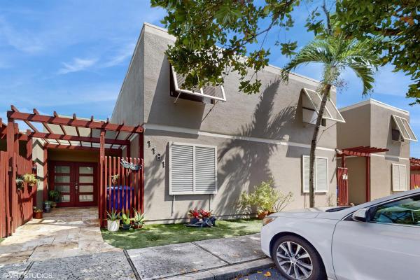 Villas West, 1181 SE Windward Dr, Pembroke Pines, Florida 33026, image 1