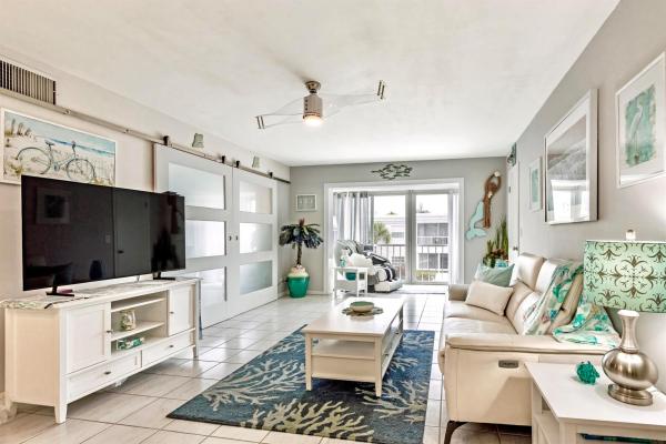 Bay Colony Club, 6447 Bay Club Dr #4, Fort Lauderdale, Florida 33308, image 1