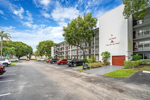 Ivanhoe At Century Village, 1251 SW 134th Way #310a, Pembroke Pines, Florida 33027, image 1