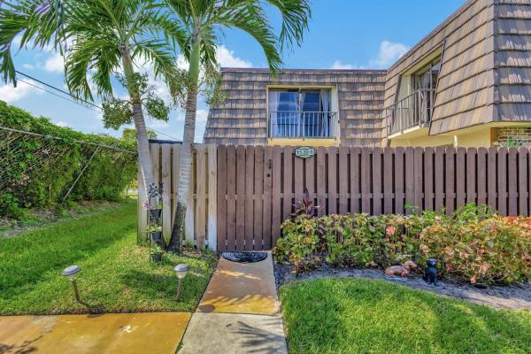 Forest Lakes Townhomes, 1530 Forest Lakes B Cir #B, West Palm Beach, Florida 33406, image 1