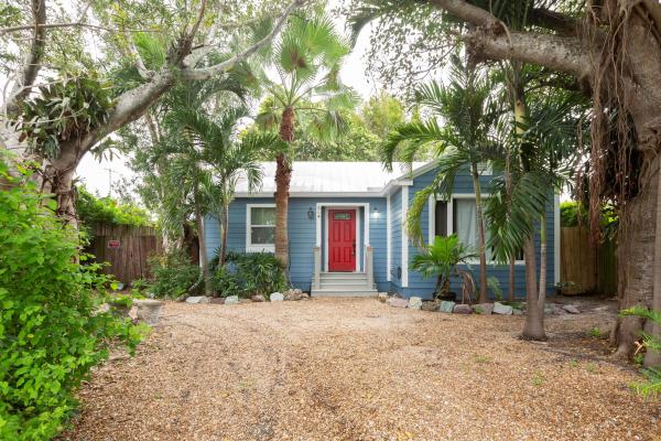 Linns, 304 SE 3rd Ave, Delray Beach, Florida 33483, image 1