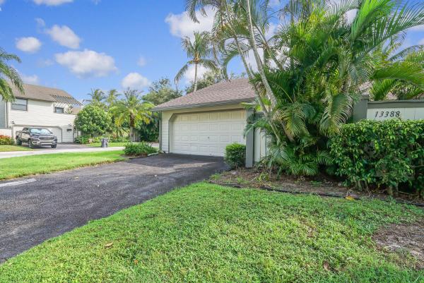 Bedford Mews At Wellington, 13388 Bedford Mews Ct, Wellington, Florida 33414, image 1