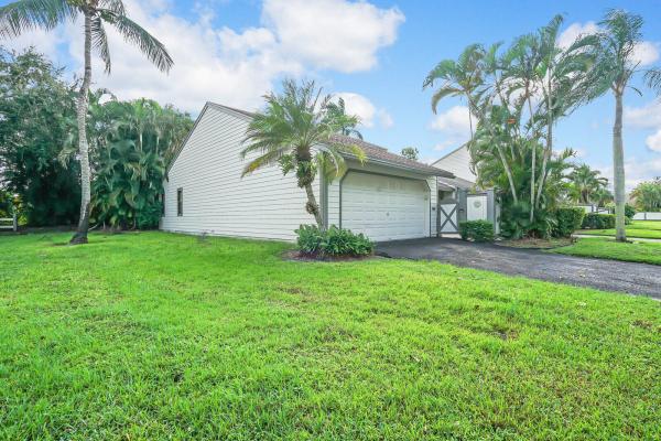 Bedford Mews At Wellington, 13388 Bedford Mews Ct, Wellington, Florida 33414, image 3