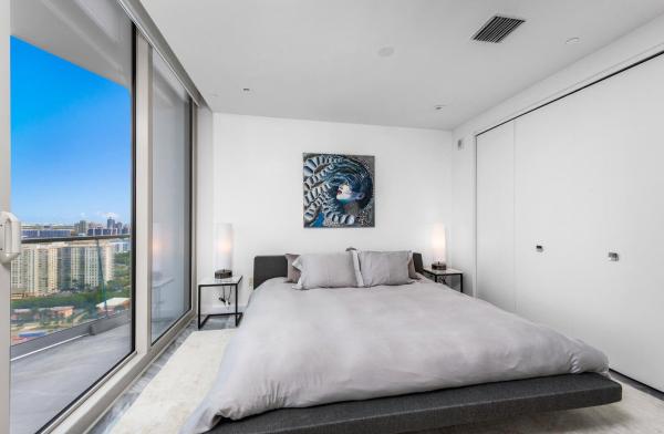 Jade Signature, 16901 Collins Ave #3003, Sunny Isles Beach, Florida 33160, image 1