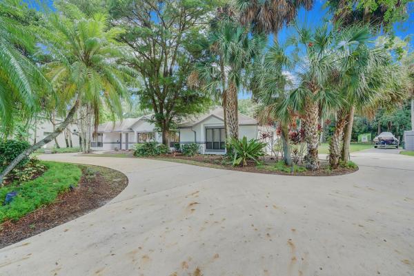 Pinewood Of Wellington, 13275 Garwood Ct, Wellington, Florida 33414, image 1