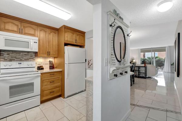 Coastal Towers, 720 E Ocean Ave #303, Boynton Beach, Florida 33435, image 1