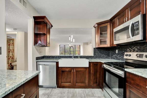 Applewood Village 1, 2660 Carambola Cir #203, Coconut Creek, Florida 33066, image 1