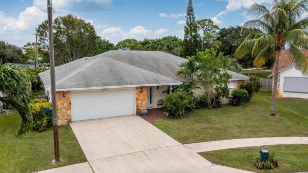 1207 Palama Way, Lantana, Florida 33462, image 1