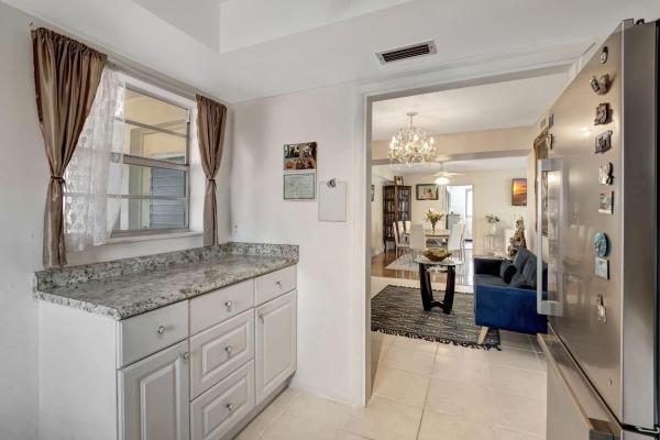 Palm Royal, 25 SE 13th St #B1, Boca Raton, Florida 33432, image 2