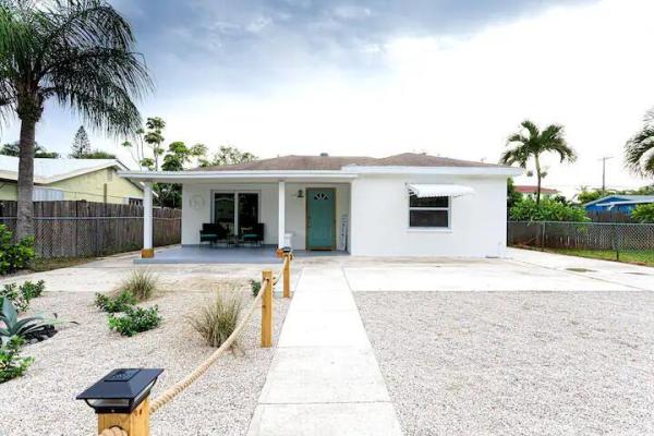 Lake Worth Town, 1024 S N St, Lake Worth Beach, Florida 33460, image 1