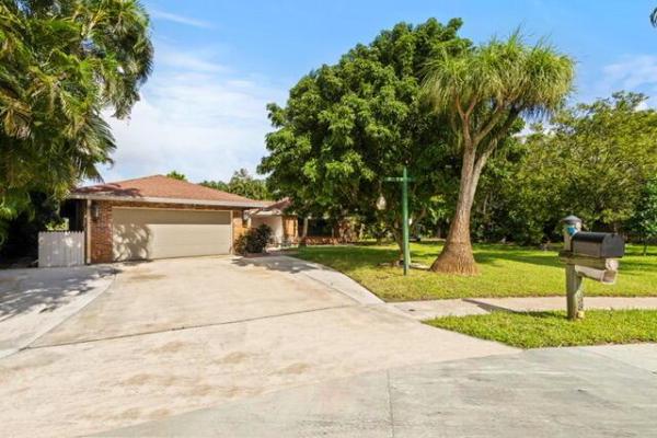 Briarwood, 4755 Richmond Mews, Haverhill, Florida 33415, image 1