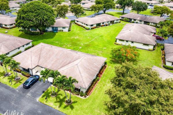 Greentree Villas, 10228 Dovewood Ln #B, Boynton Beach, Florida 33436, image 3