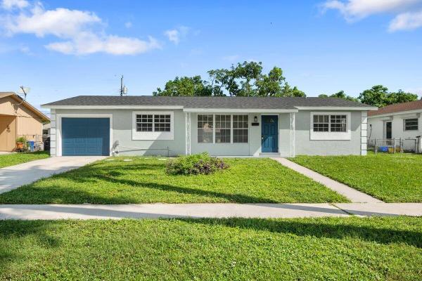 Palm Beach Lakes South, 218 Baker Dr, West Palm Beach, Florida 33409, image 1