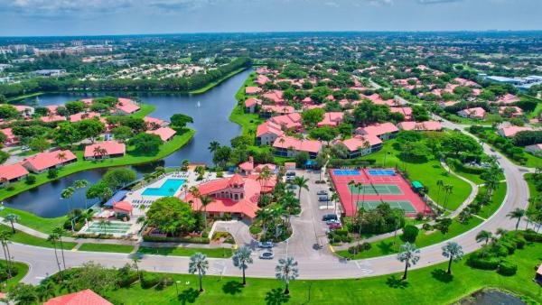 The Lexington Club Villas, 7884 Lexington Club Blvd #A, Delray Beach, Florida 33446, image 3