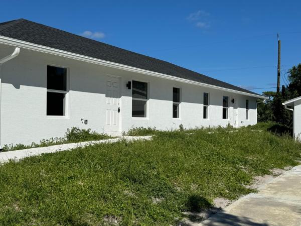 Hi-Pine Homesites, 820 Summer St, Lake Worth, Florida 33461, image 2