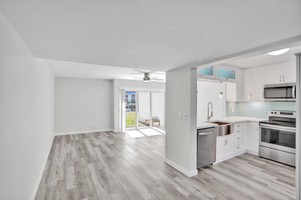 Castlewood Town Villas, 118 Castlewood Dr #120, North Palm Beach, Florida 33408, image 1
