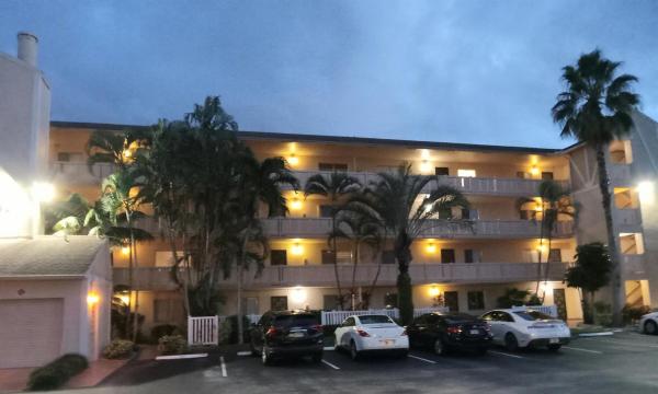 Huntington Lakes 2, 6936 Huntington Ln #406, Delray Beach, Florida 33446, image 1