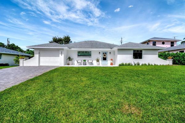 Jupiter In The Pines, 359 Beacon St, Tequesta, Florida 33469, image 1