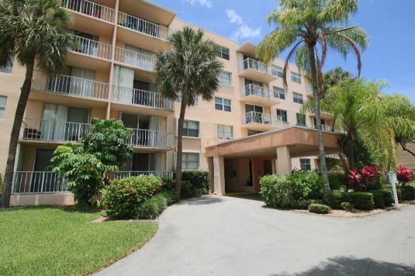 Breakwaters Of The Palm Beaches, 470 Executive Center Dr #2-B, West Palm Beach, Florida 33401, image 1