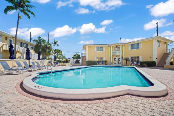 Imperial Point Gardens, 5700 NE 22nd Way #304, Fort Lauderdale, Florida 33308, image 1
