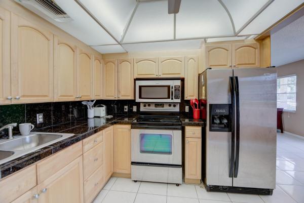 Wolverton At Century Village, 1074 Wolverton D, Boca Raton, Florida 33434, image 3