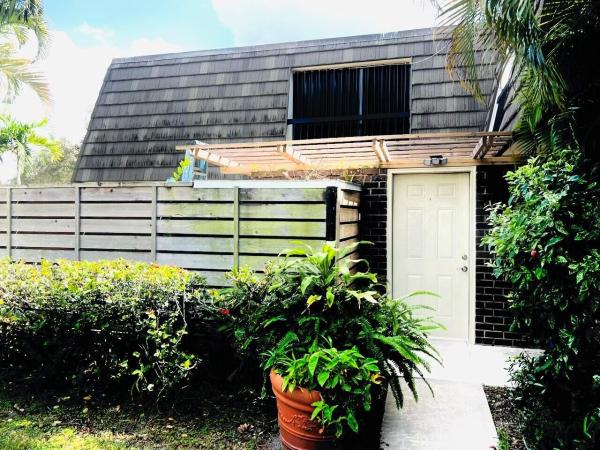 Glenwood Townhomes, 1507 15th Ter, Palm Beach Gardens, Florida 33418, image 1