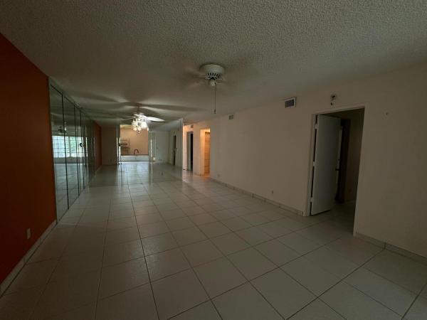 Town Villas At Moon Lake, 9305 Flynn Cir #8, Boca Raton, Florida 33496, image 3