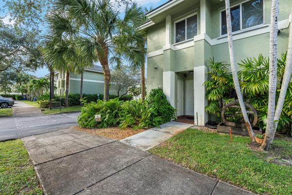 Washington Court Villas, 153 Hidden Court Rd #H-46, Hollywood, Florida 33023, image 3