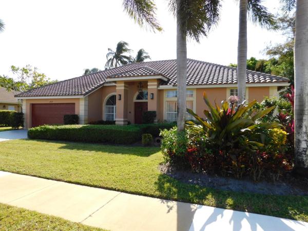 Wiltshire Village Of Greenview Shores 2, 1717 Wiltshire Village Dr, Wellington, Florida 33414, image 1
