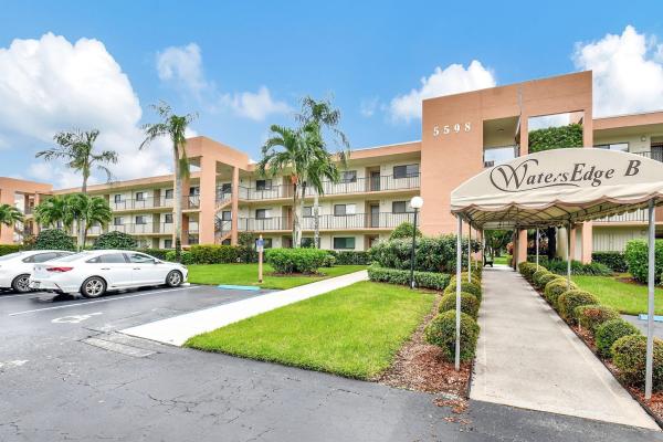 Watersedge At Lakes Of Delray, 5598 Witney Dr #305, Delray Beach, Florida 33484, image 1