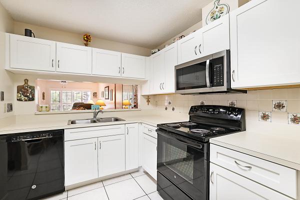 405 Harbour Pointe Way, Greenacres, Florida 33413, image 1