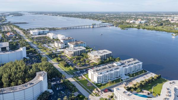 Carlyle House, 2773 S Ocean Blvd #210, Palm Beach, Florida 33480, image 1