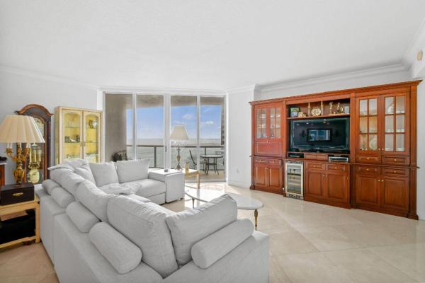 Beach Front At Singer Island, 4600 N Ocean Dr #902, Riviera Beach, Florida 33404, image 2