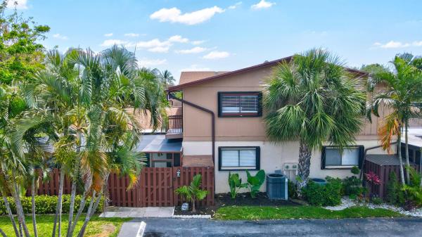 Countryside Townhomes, 4267 S Landar Dr, Lake Worth Beach, Florida 33463, image 1