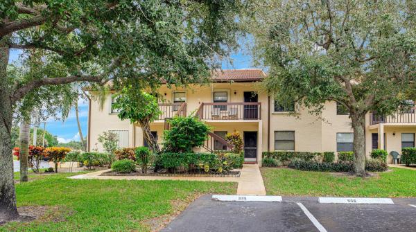 Lucerne Lakes Golf Colony, 4570 Lucerne Lakes Blvd #202, Lake Worth Beach, Florida 33467, image 1