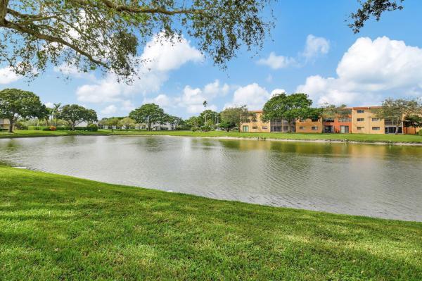 Watersedge At Lakes Of Delray, 5550 Witney Dr ##105, Delray Beach, Florida 33484, image 1