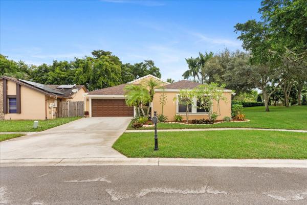 Country Landing 2 At Loggers Run, 21224 Summertrace Cir, Boca Raton, Florida 33428, image 1