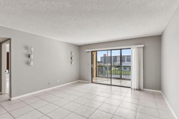Huntington Lakes 5, 7290 Kinghurst Dr #301, Delray Beach, Florida 33446, image 1