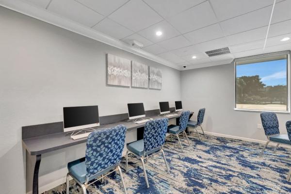 Huntington Lakes 5, 7260 Kinghurst Dr #806, Delray Beach, Florida 33446, image 1