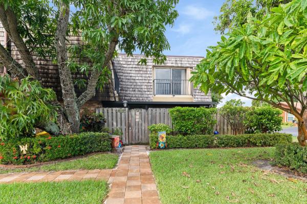 Los Mangos Patio Villas, 556 SE 28th Cir, Boynton Beach, Florida 33435, image 1