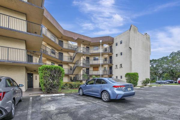Plantation Club, 6855 W Broward Blvd #200, Plantation, Florida 33317, image 1