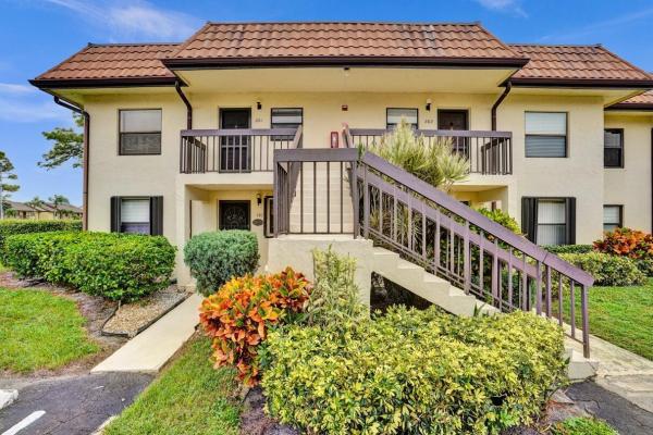 Lucerne Lakes Golf Colony, 7094 Golf Colony Ct #201, Lake Worth Beach, Florida 33467, image 1