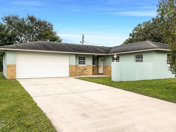 Sherwood Acres, 2927 Sherwood Ln, Fort Pierce, Florida 34982, image 1