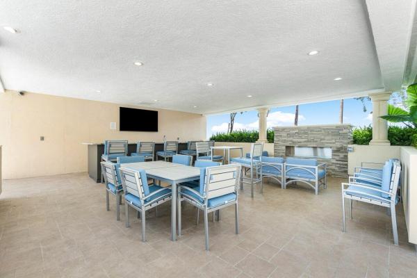 Marina Grande Club & Residences, 2650 Lake Shore Dr #304, Riviera Beach, Florida 33404, image 1