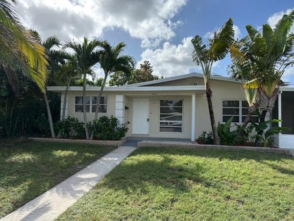 Lantana Heights, 1008 W Bloxham St, Lantana, Florida 33462, image 1