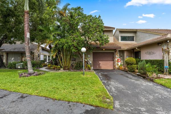 Cinnamon, 11171 Marjoram Dr, Palm Beach Gardens, Florida 33418, image 1