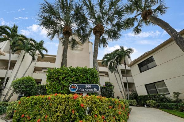Oak Harbour, 335 Oak Harbour Dr, Juno Beach, Florida 33408, image 1