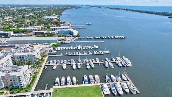 The Moorings At Lantana, 804 E Windward Way #309, Lantana, Florida 33462, image 3