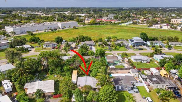 San Castle, 4029 Plum Tree Dr, Lantana, Florida 33462, image 1