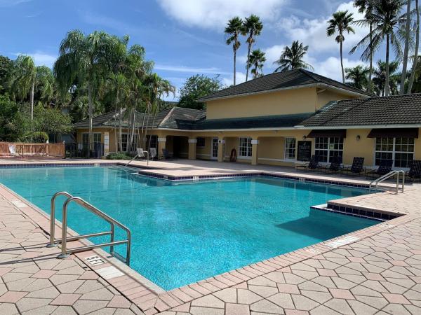 Windward Lakes At Palm-Aire, 4015 W Mcnab Rd #D312, Pompano Beach, Florida 33069, image 1